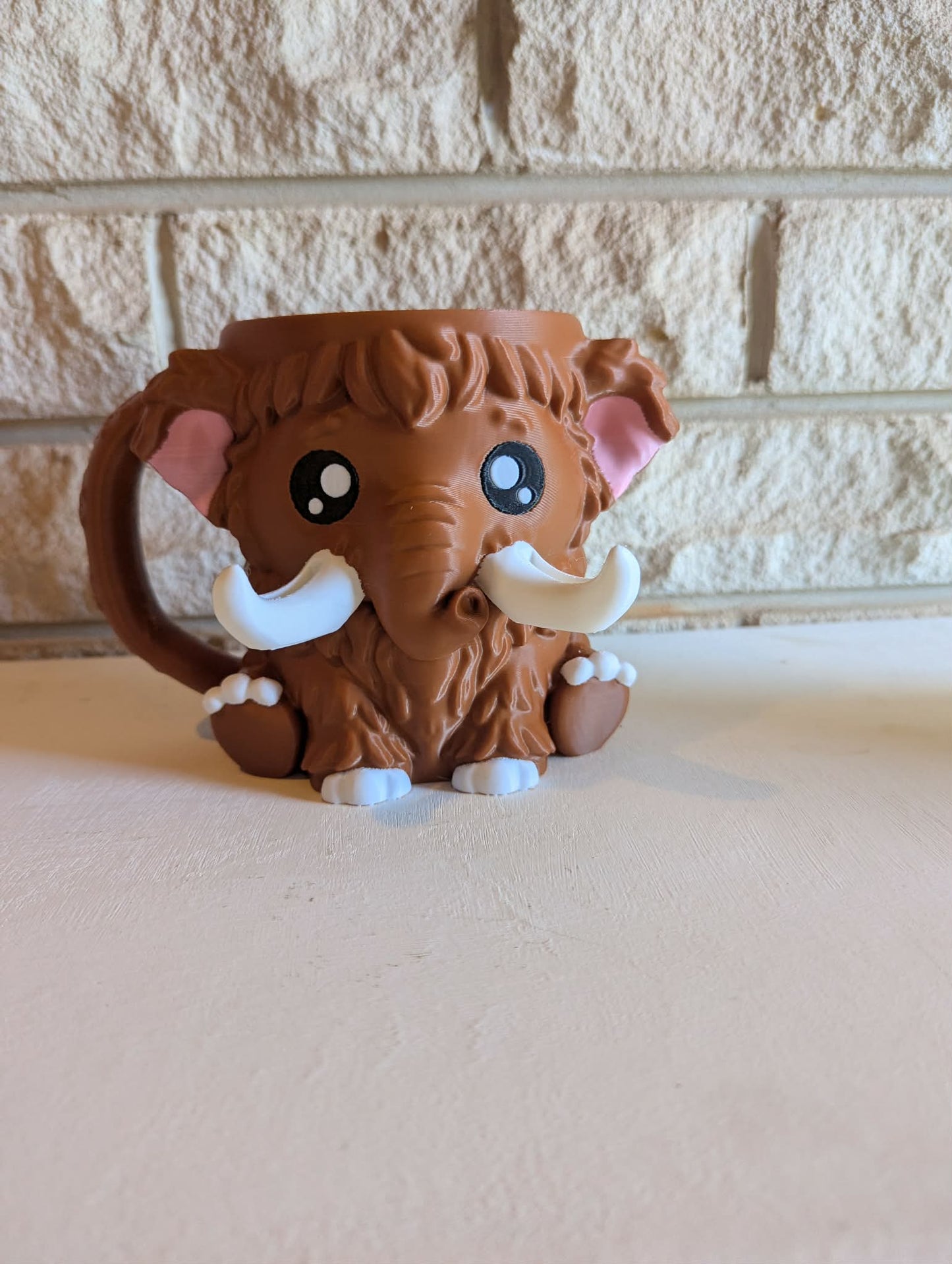 Mammoth Ice-Cream Holder