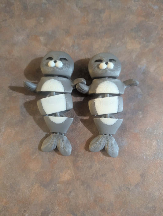 🧲 Magnetic Buddy – Seal