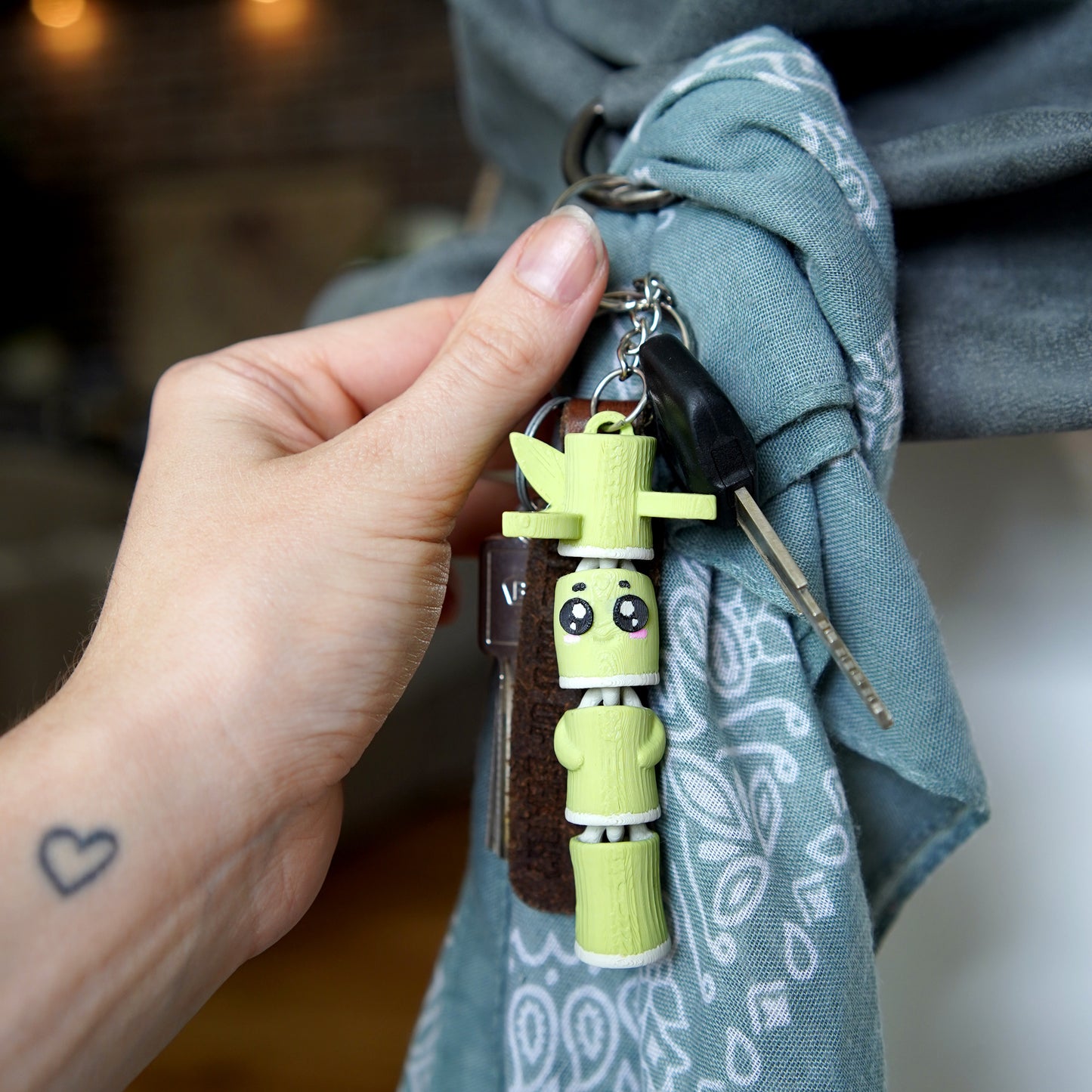 🧲 Magnetic Buddy – Bamboo