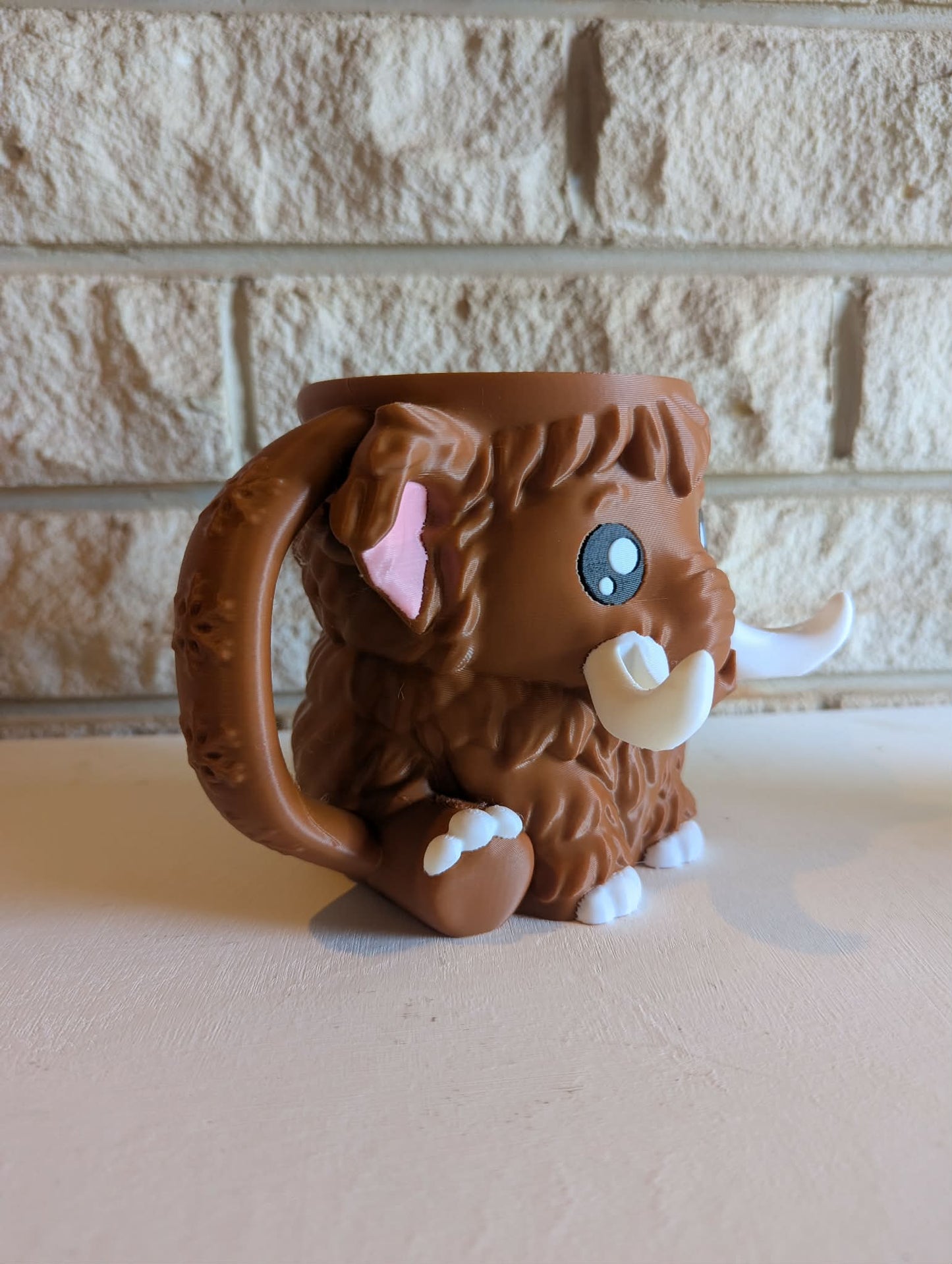 Mammoth Ice-Cream Holder